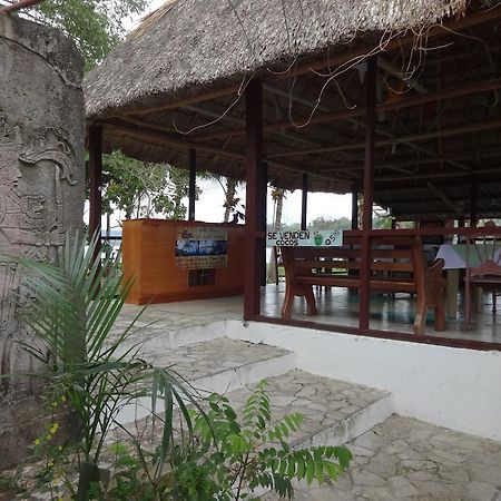 Hotel Santa Barbara Tikal Flores Ngoại thất bức ảnh
